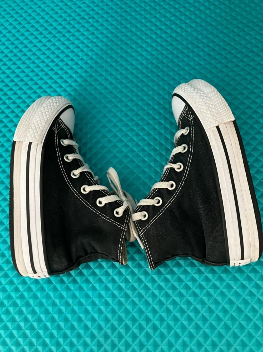 CONVERSE Chuck Taylor All Star Unisex Kids Lift Hi-Top Black Sneaker | 13